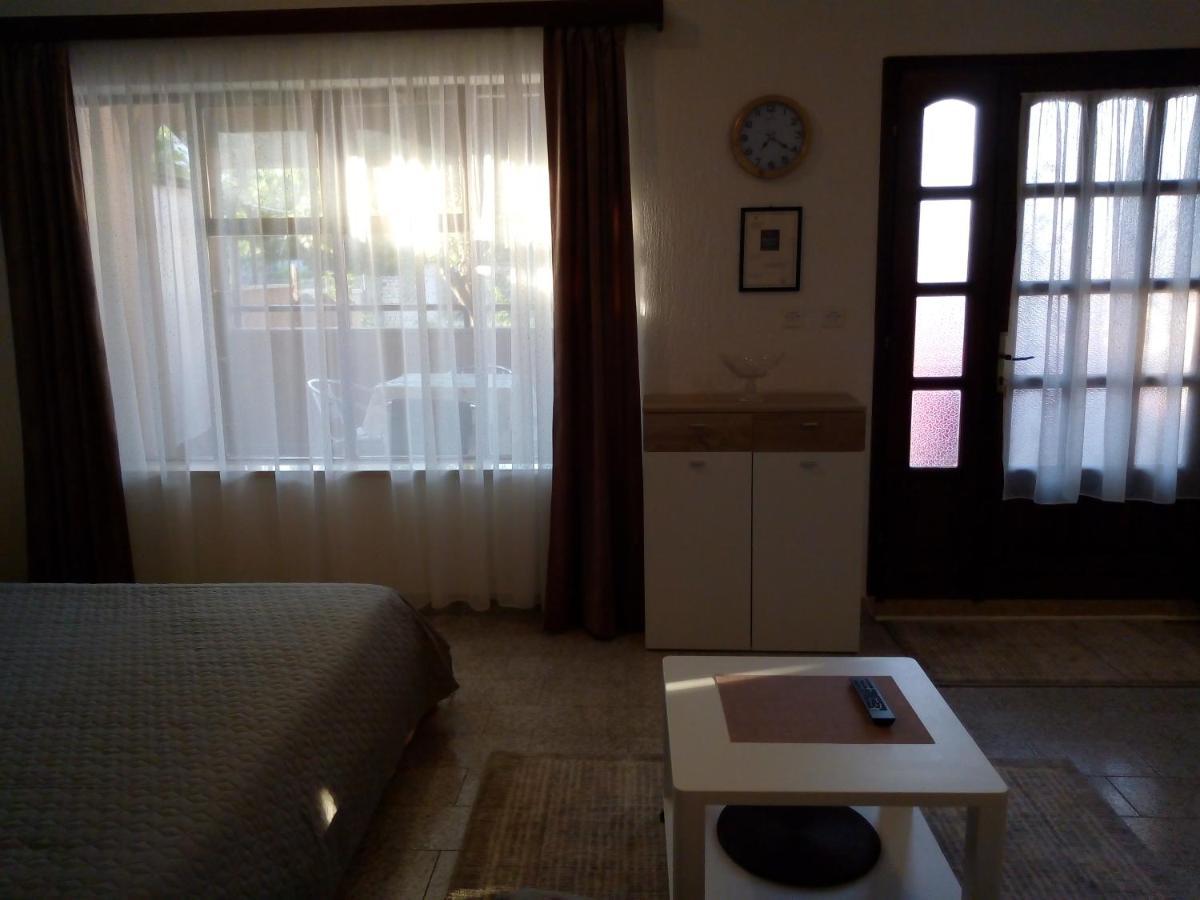 Apartmani Alma Pula Exterior photo