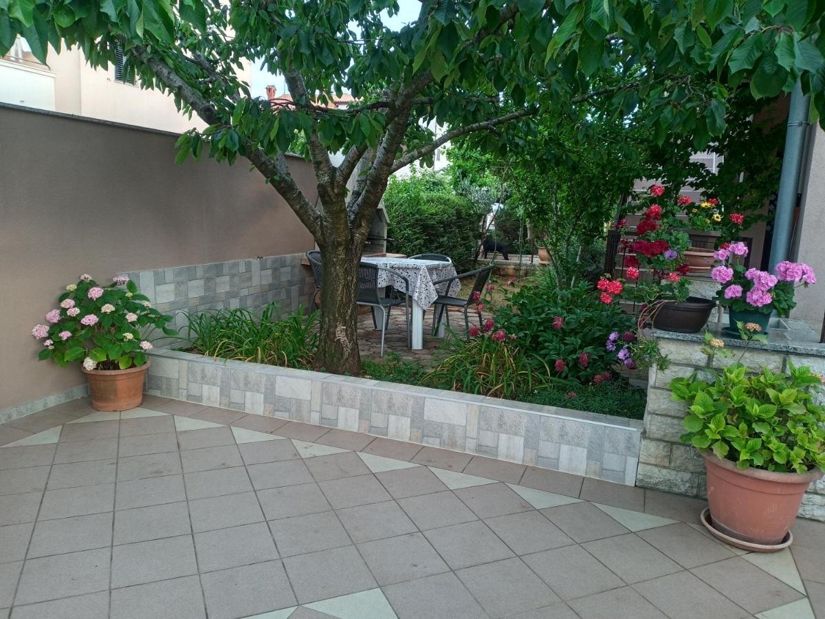 Apartmani Alma Pula Exterior photo