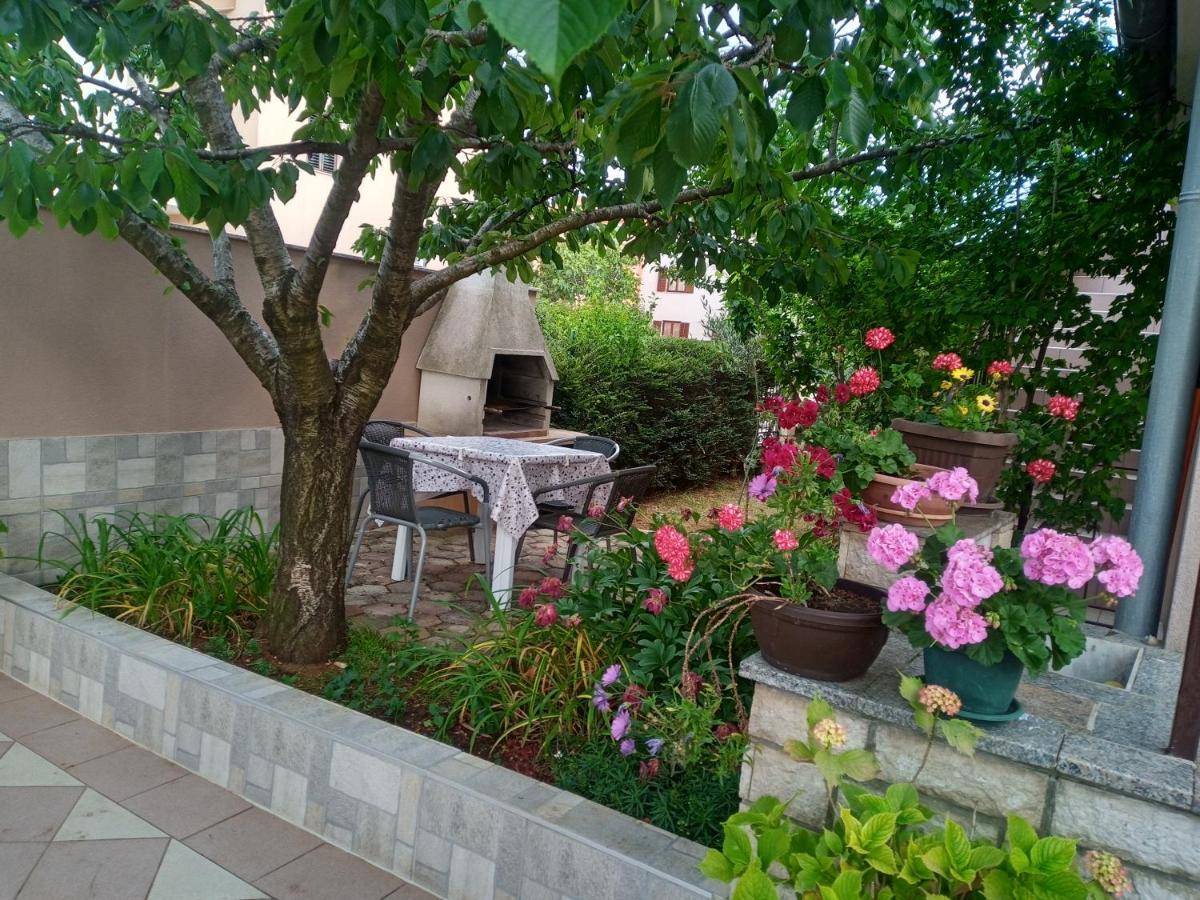 Apartmani Alma Pula Exterior photo