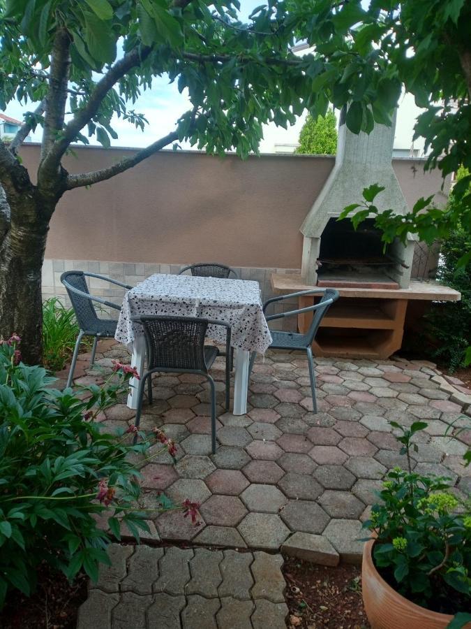 Apartmani Alma Pula Exterior photo