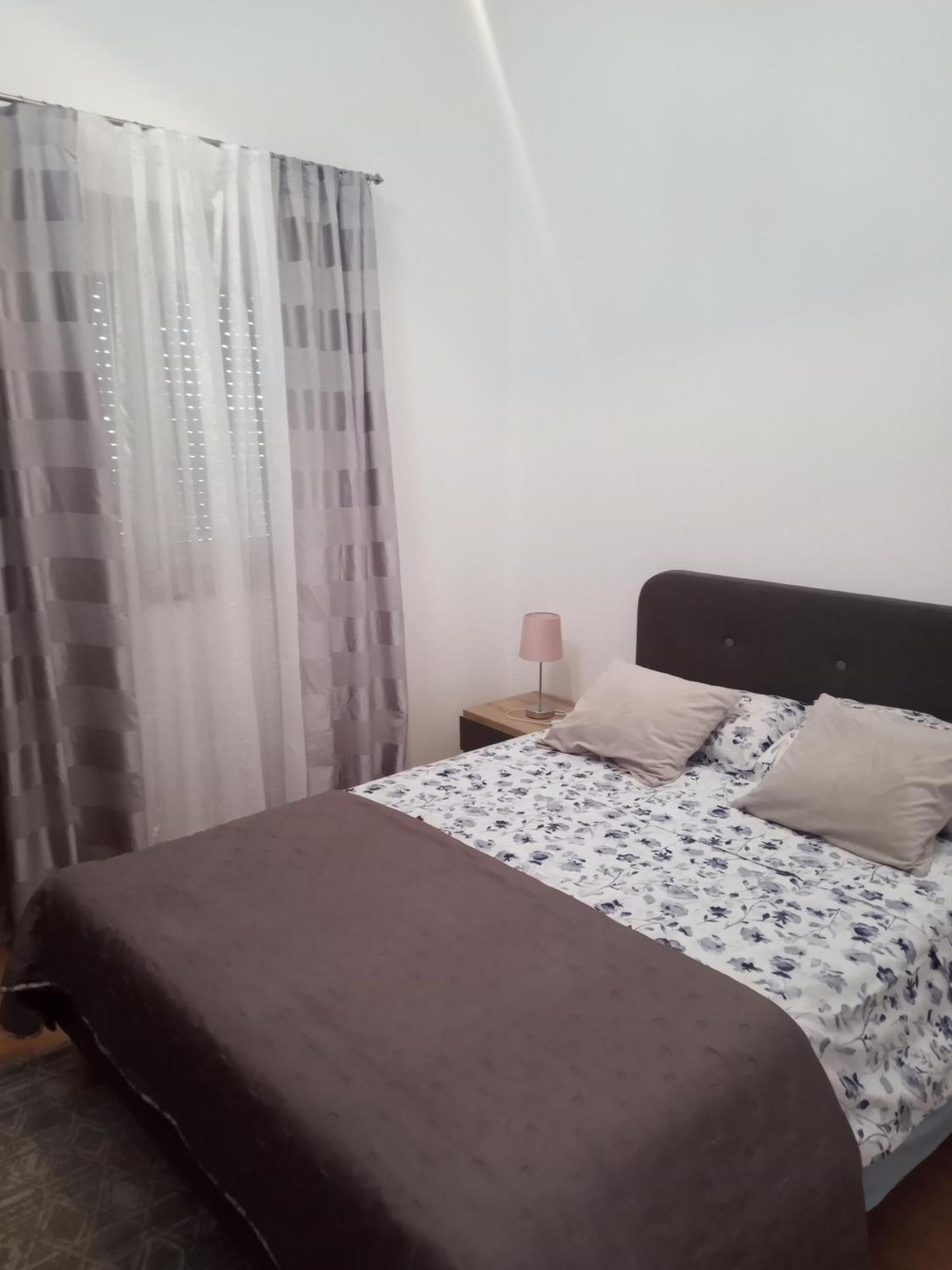 Apartmani Alma Pula Exterior photo