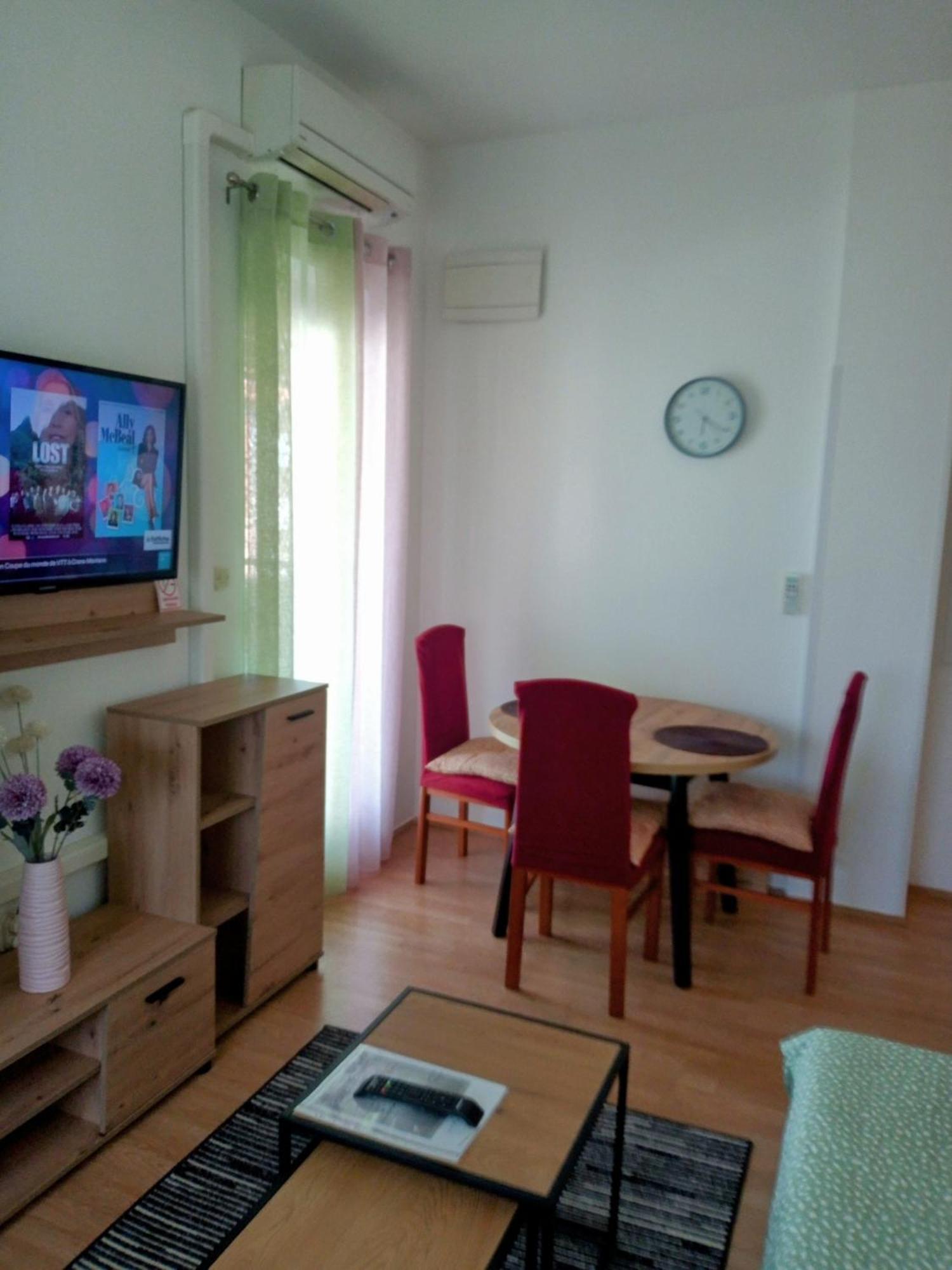 Apartmani Alma Pula Exterior photo