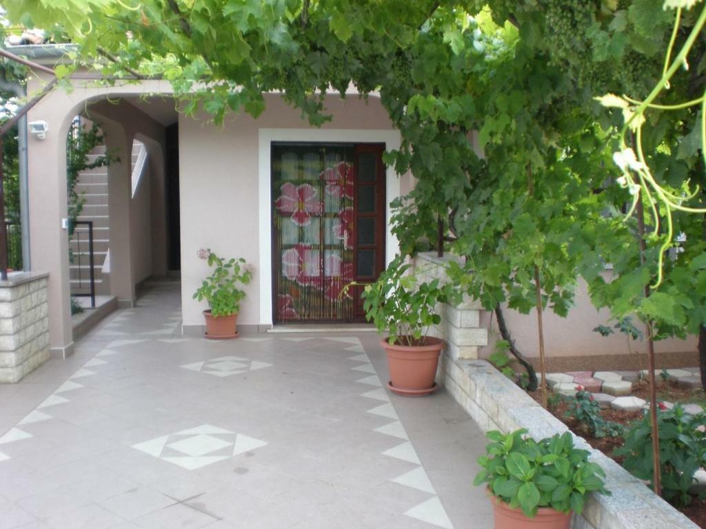 Apartmani Alma Pula Exterior photo