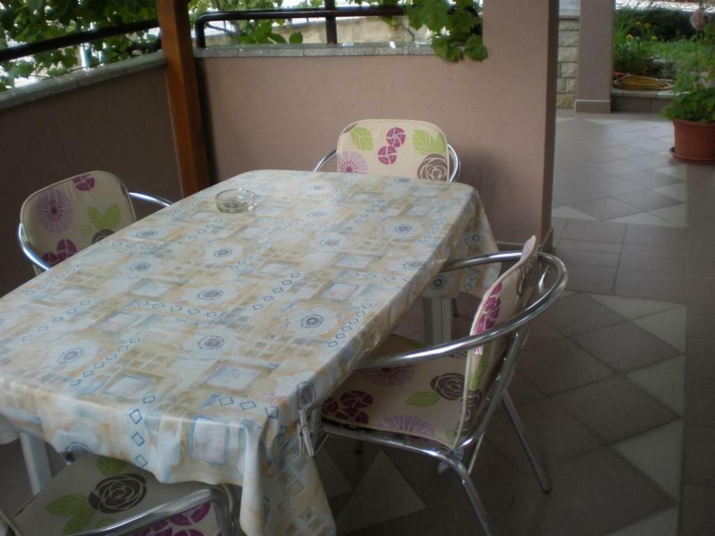 Apartmani Alma Pula Exterior photo